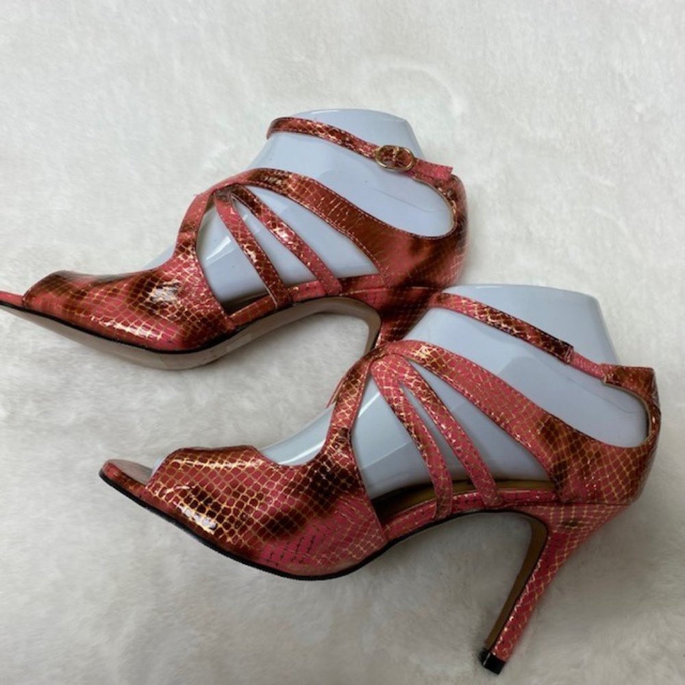 WILD ROSE Gold Pink Strappy Faux Snake Heels, size 7
